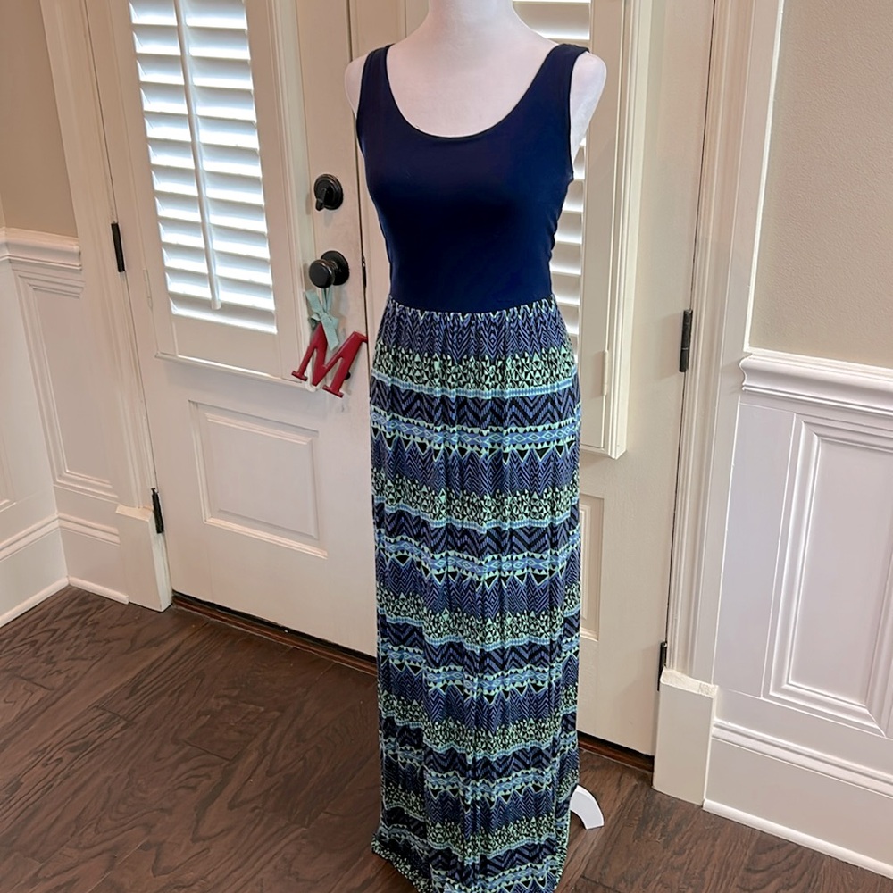 Gilli (stitch fix) maxi dress. SMALL  EUC  navy/green/purple